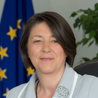 Violeta Bulc, Evropska komisarka za promet, magistrica znanosti informatike in magistrica poslovodenja